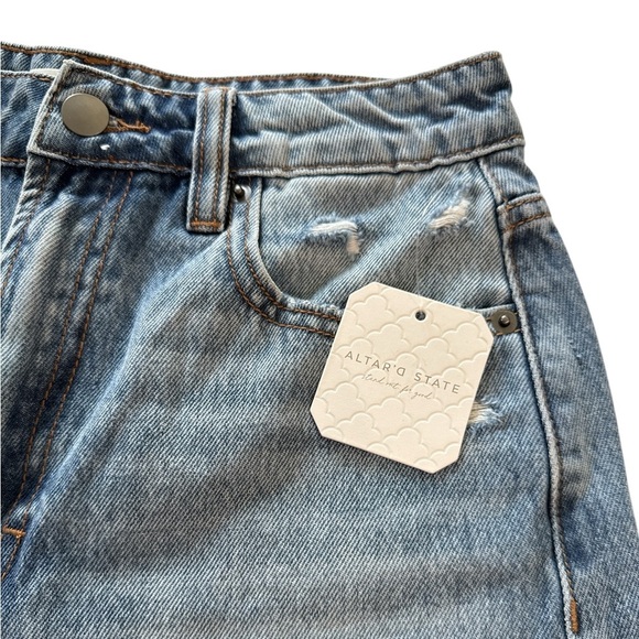 Altar’d State High Rise Distressed Denim Shorts Medium Wash Size 24 - Picture 5 of 9